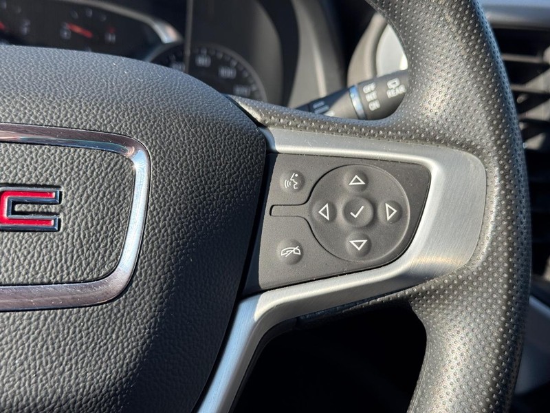 GMC Acadia Vehicle Full-screen Gallery Image 22