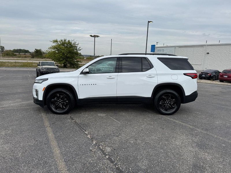 Chevrolet Traverse Vehicle Full-screen Gallery Image 2
