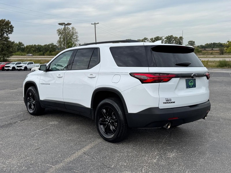 Chevrolet Traverse Vehicle Full-screen Gallery Image 3