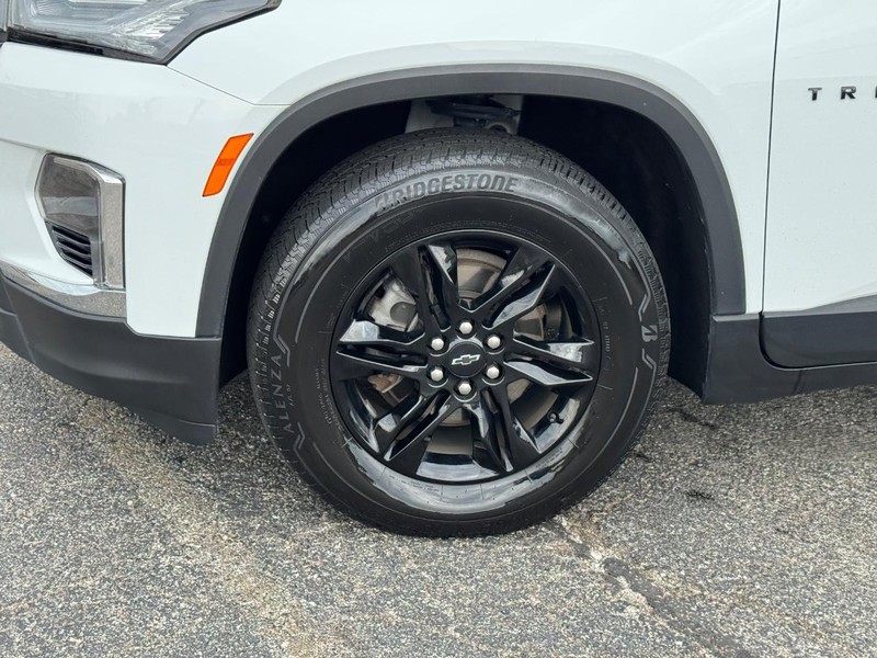 Chevrolet Traverse Vehicle Full-screen Gallery Image 9