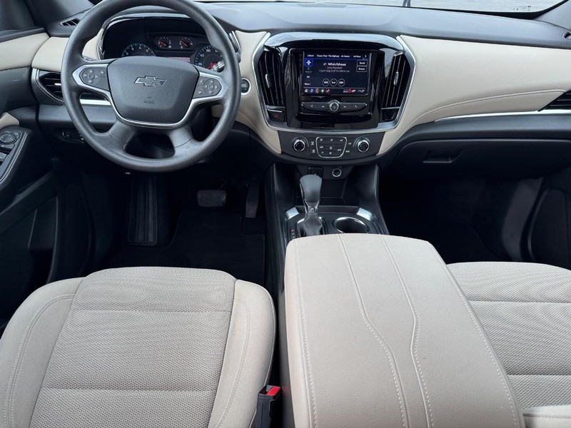 Chevrolet Traverse Vehicle Full-screen Gallery Image 13