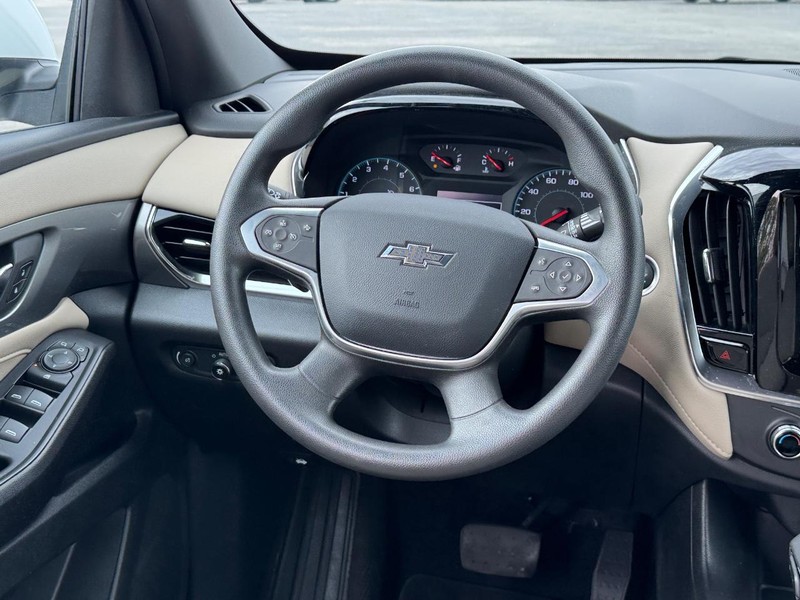 Chevrolet Traverse Vehicle Full-screen Gallery Image 14