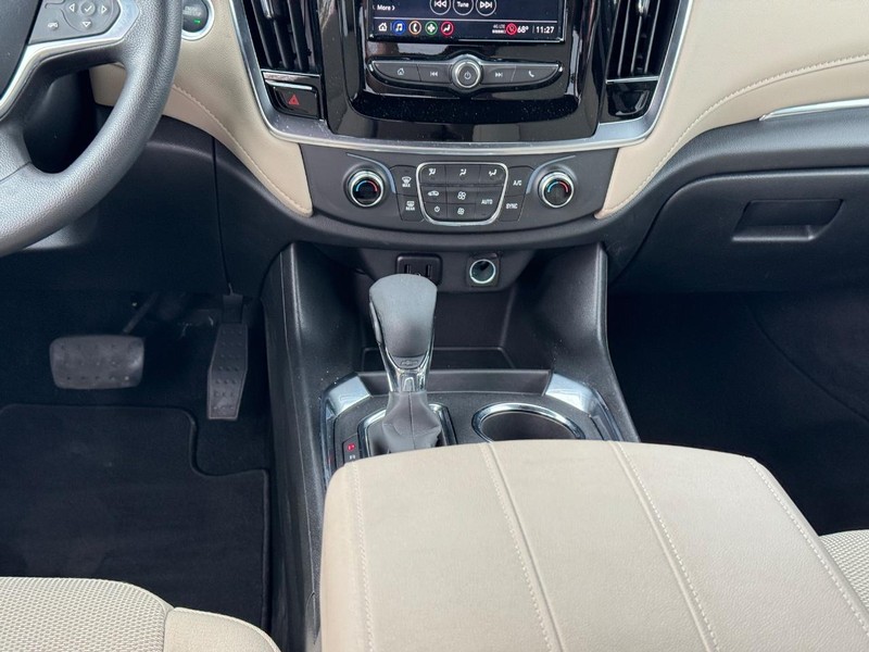 Chevrolet Traverse Vehicle Full-screen Gallery Image 16