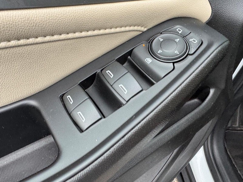 Chevrolet Traverse Vehicle Full-screen Gallery Image 18