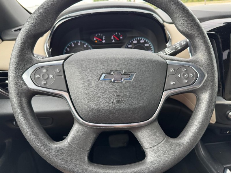 Chevrolet Traverse Vehicle Full-screen Gallery Image 19