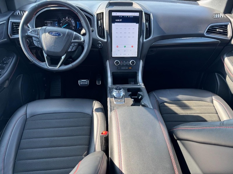 Ford Edge Vehicle Full-screen Gallery Image 11