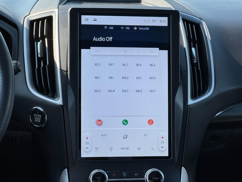 Ford Edge Vehicle Full-screen Gallery Image 13