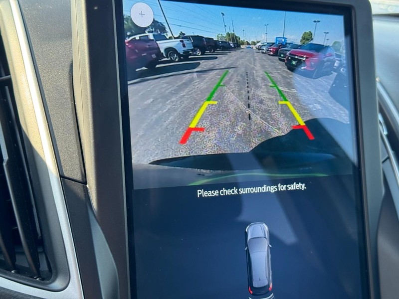 Ford Edge Vehicle Full-screen Gallery Image 21