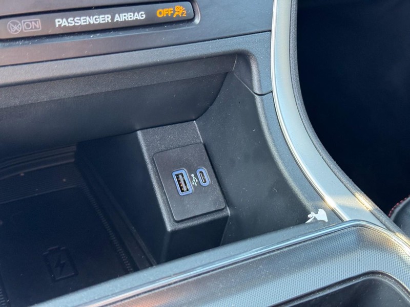 Ford Edge Vehicle Full-screen Gallery Image 22