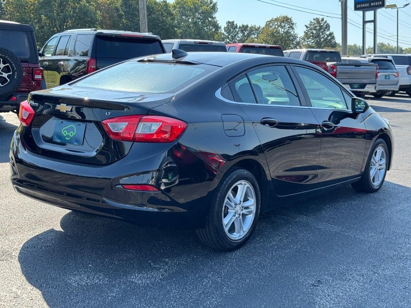Chevrolet Cruze Vehicle Full-screen Gallery Image 5