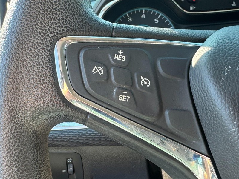 Chevrolet Cruze Vehicle Full-screen Gallery Image 16