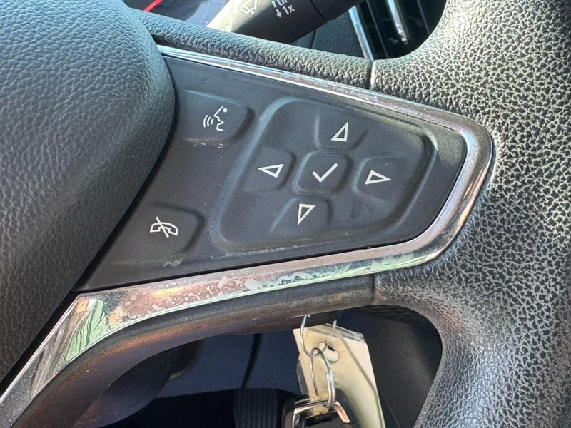 Chevrolet Cruze Vehicle Full-screen Gallery Image 17