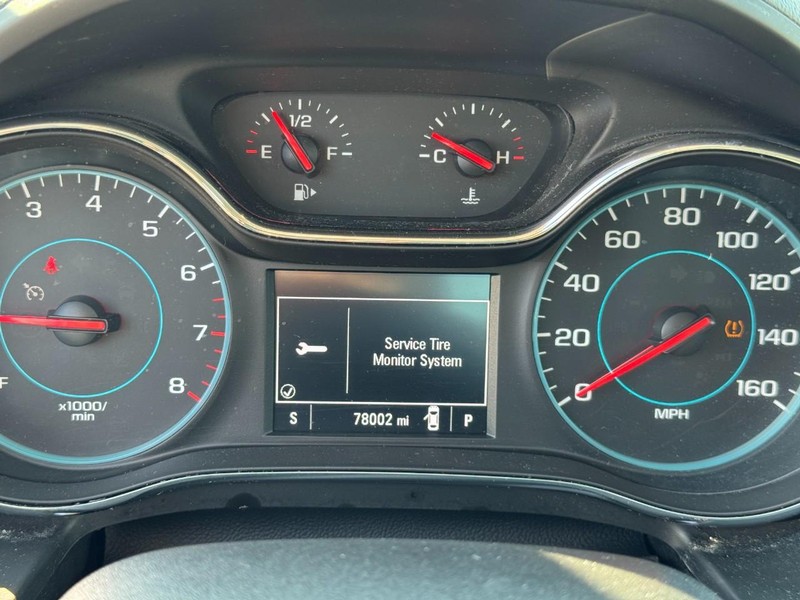 Chevrolet Cruze Vehicle Full-screen Gallery Image 18