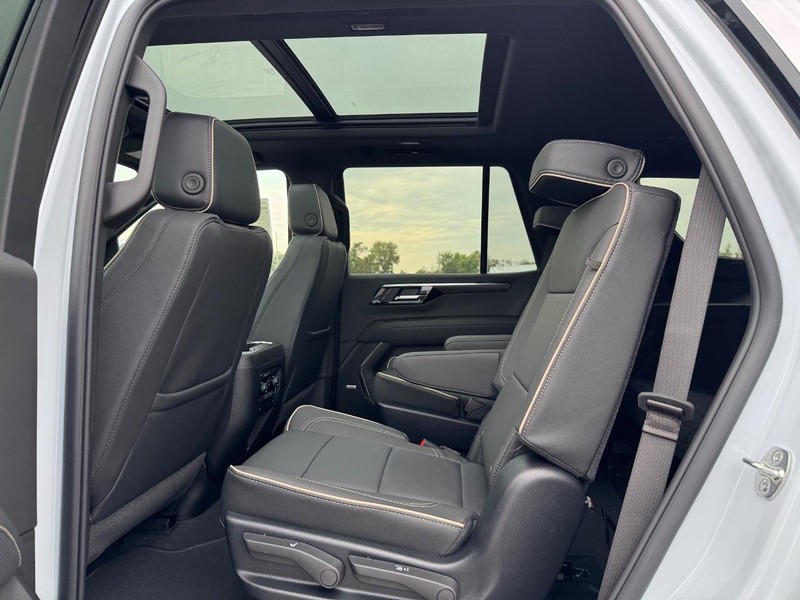 Chevrolet Tahoe Vehicle Full-screen Gallery Image 5