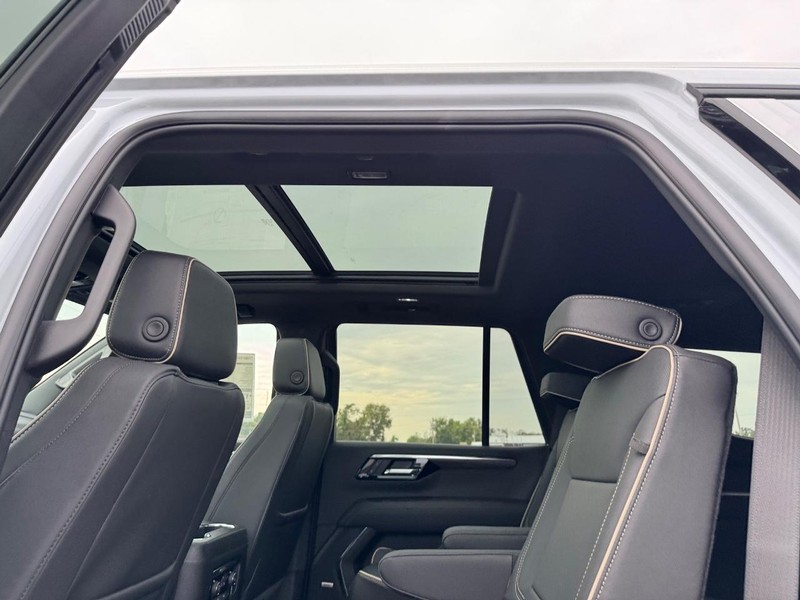 Chevrolet Tahoe Vehicle Full-screen Gallery Image 6