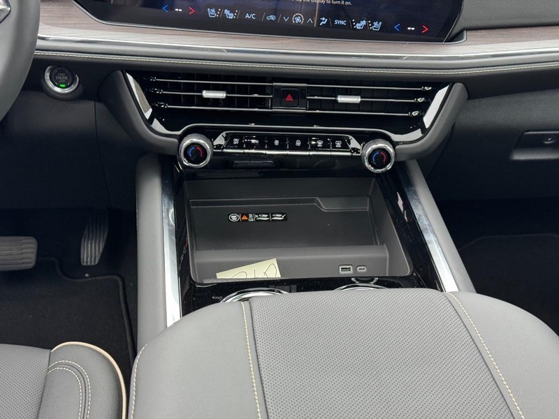 Chevrolet Tahoe Vehicle Full-screen Gallery Image 12