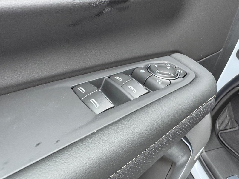 Chevrolet Tahoe Vehicle Full-screen Gallery Image 14