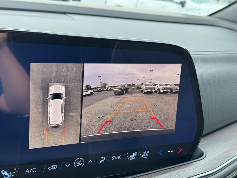 Chevrolet Tahoe Vehicle Full-screen Gallery Image 19