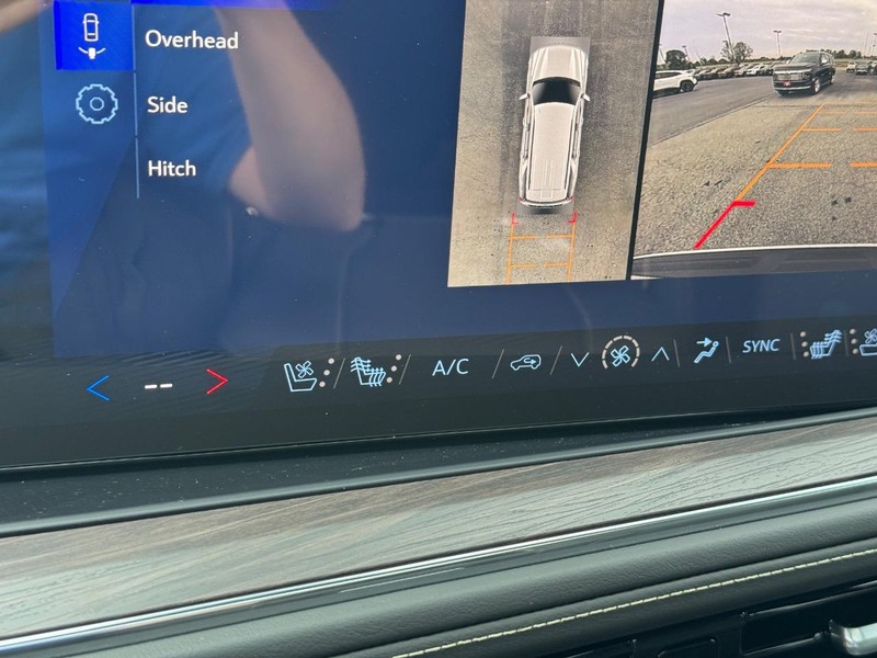 Chevrolet Tahoe Vehicle Full-screen Gallery Image 20