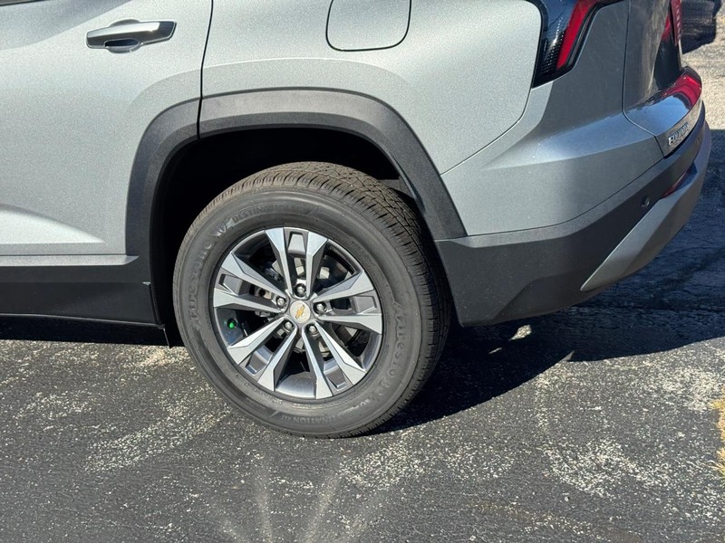 Chevrolet Equinox Vehicle Full-screen Gallery Image 4