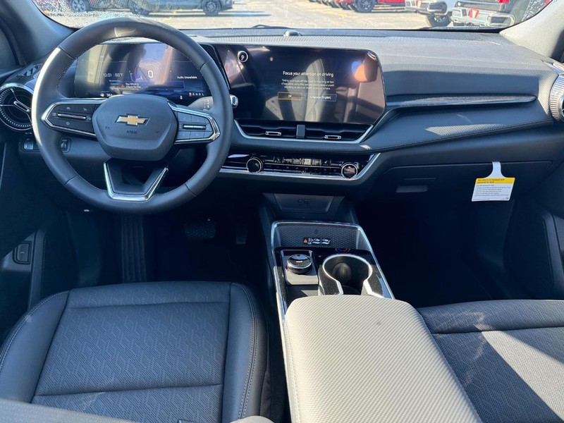 Chevrolet Equinox Vehicle Full-screen Gallery Image 6