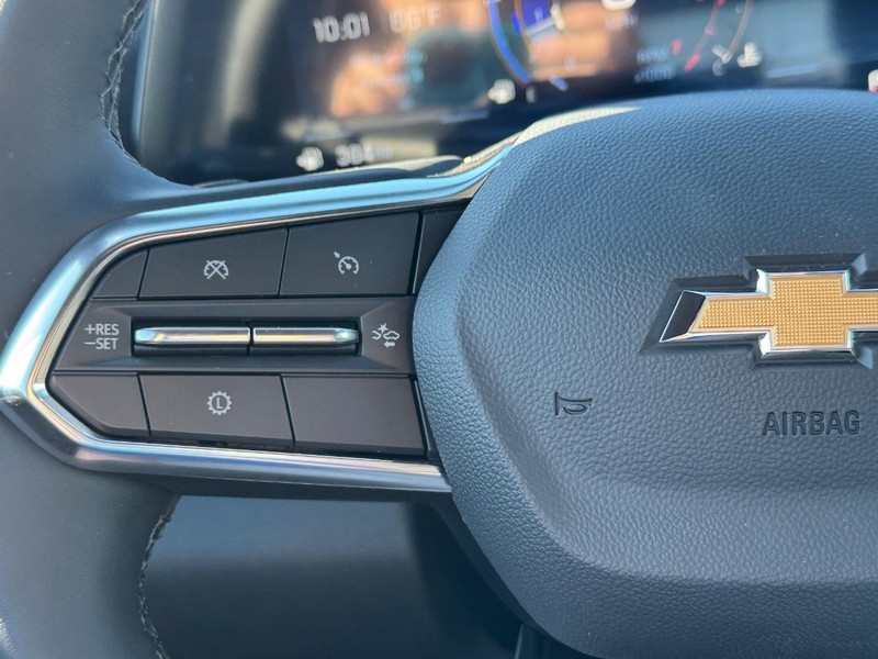 Chevrolet Equinox Vehicle Full-screen Gallery Image 13