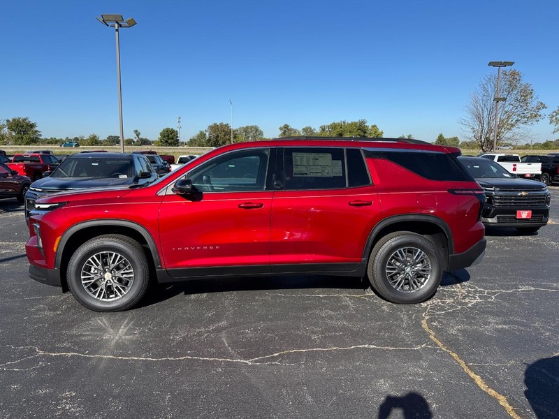 Chevrolet Traverse Vehicle Full-screen Gallery Image 2