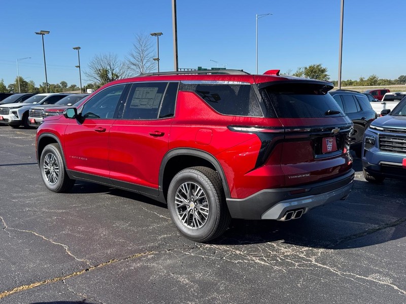 Chevrolet Traverse Vehicle Full-screen Gallery Image 3