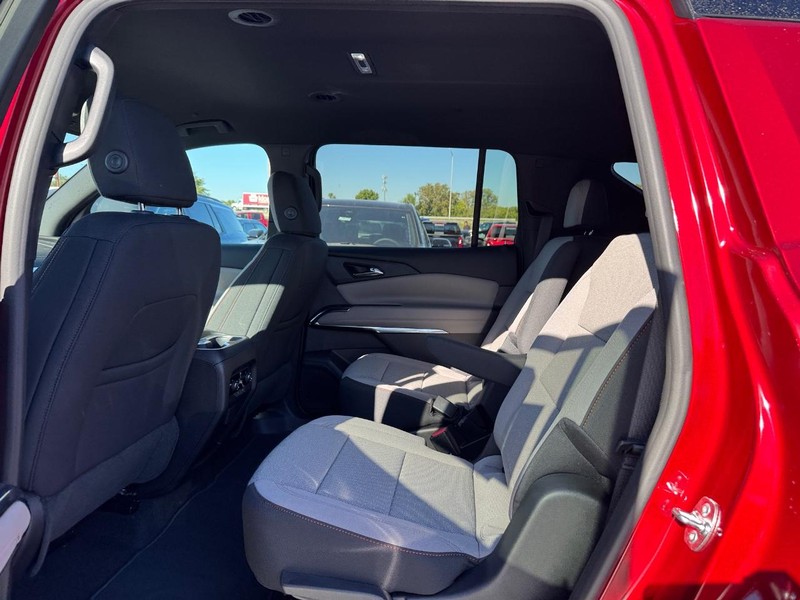 Chevrolet Traverse Vehicle Full-screen Gallery Image 5