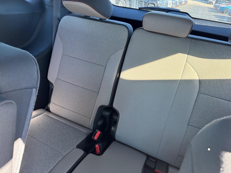 Chevrolet Traverse Vehicle Full-screen Gallery Image 6