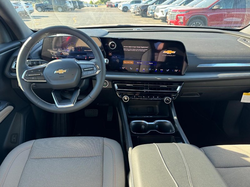 Chevrolet Traverse Vehicle Full-screen Gallery Image 8