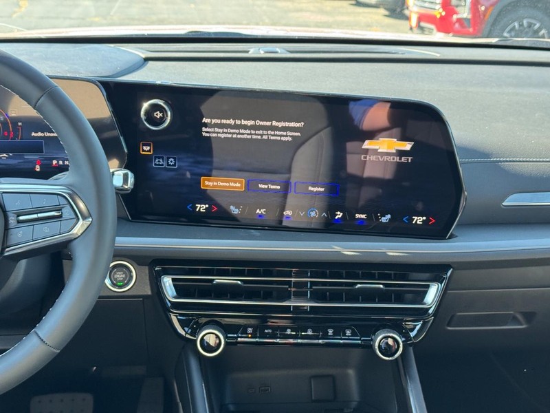 Chevrolet Traverse Vehicle Full-screen Gallery Image 10