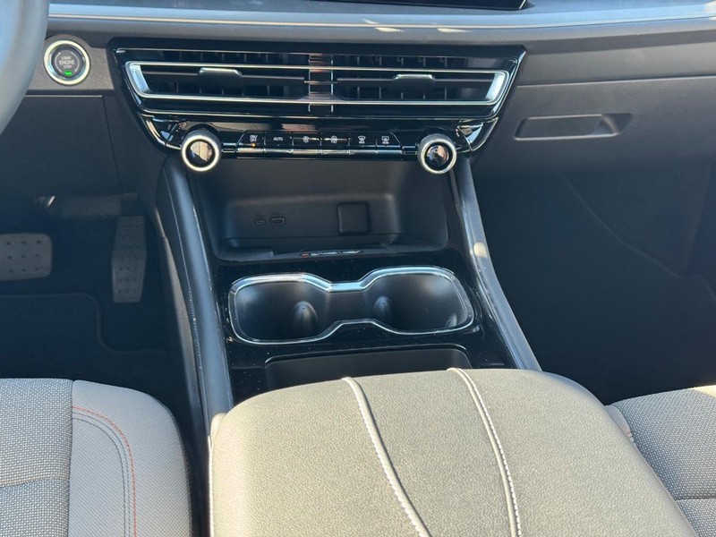 Chevrolet Traverse Vehicle Full-screen Gallery Image 11