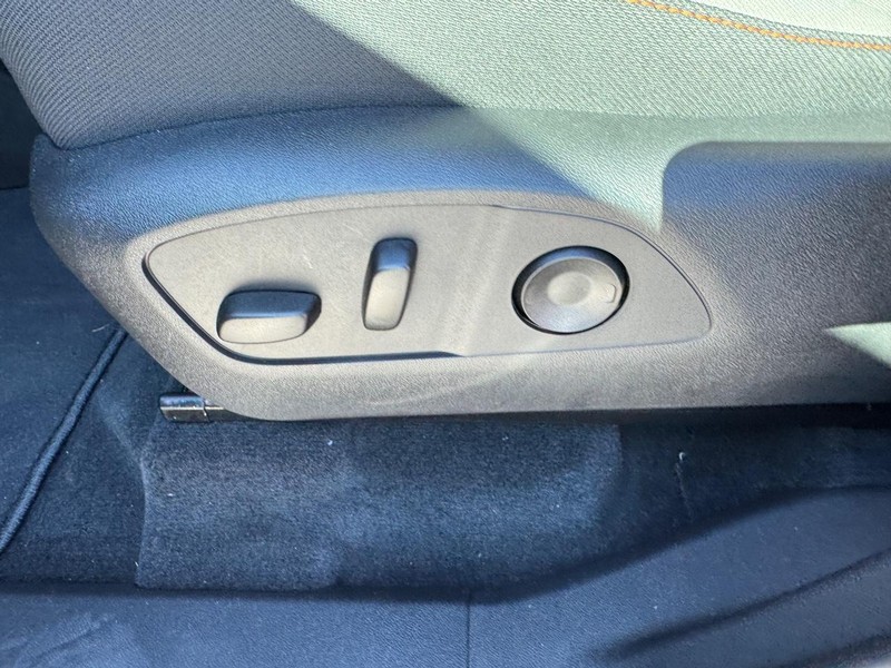 Chevrolet Traverse Vehicle Full-screen Gallery Image 12