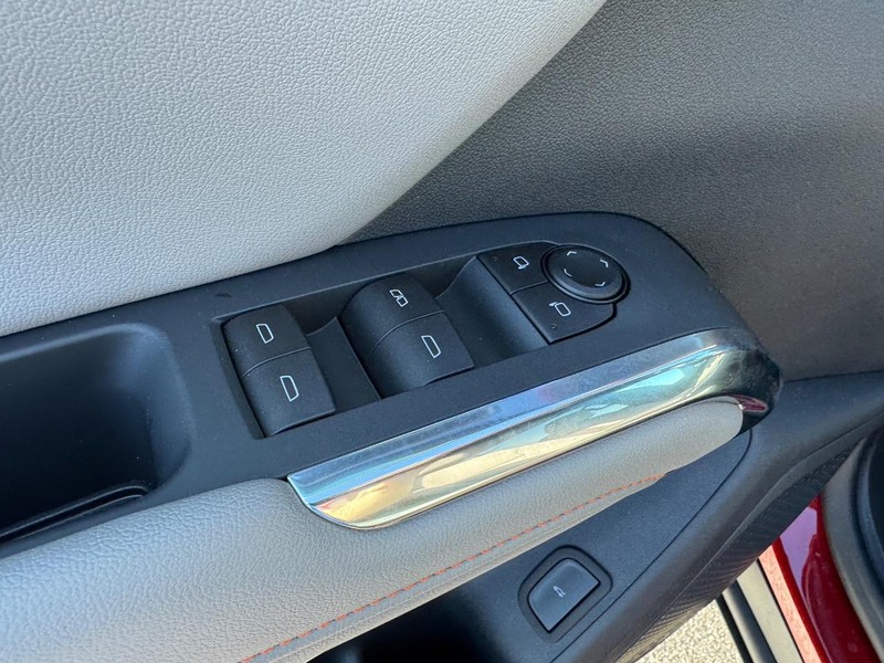 Chevrolet Traverse Vehicle Full-screen Gallery Image 13