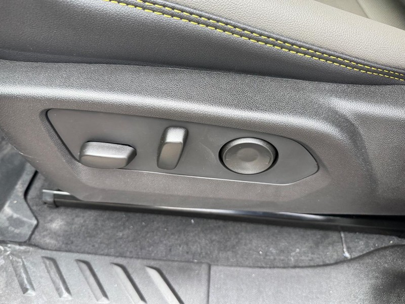 Chevrolet Colorado Vehicle Full-screen Gallery Image 10