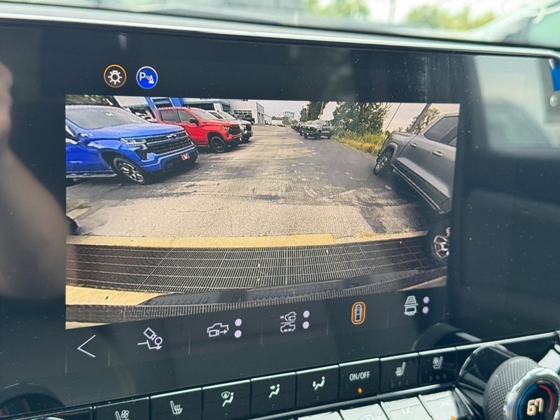 Chevrolet Colorado Vehicle Full-screen Gallery Image 17