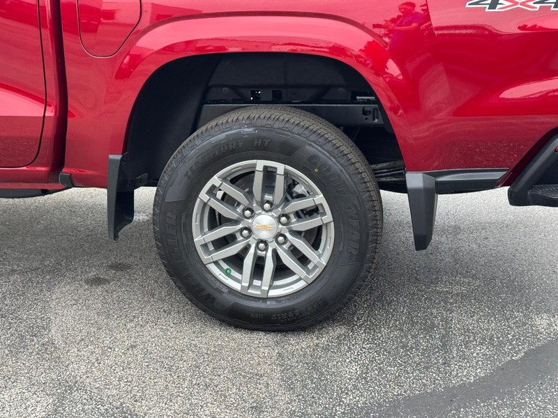 Chevrolet Colorado Vehicle Full-screen Gallery Image 4