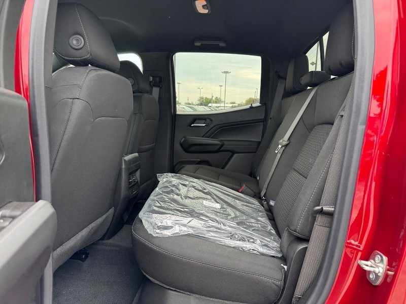 Chevrolet Colorado Vehicle Full-screen Gallery Image 5