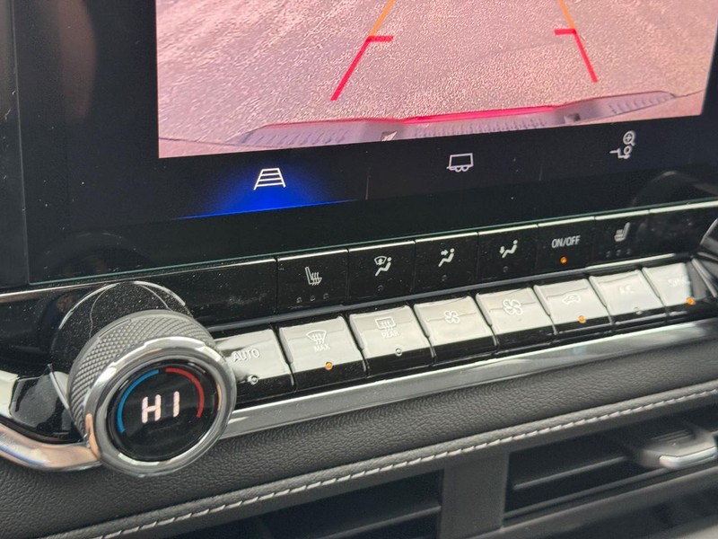 Chevrolet Colorado Vehicle Full-screen Gallery Image 15