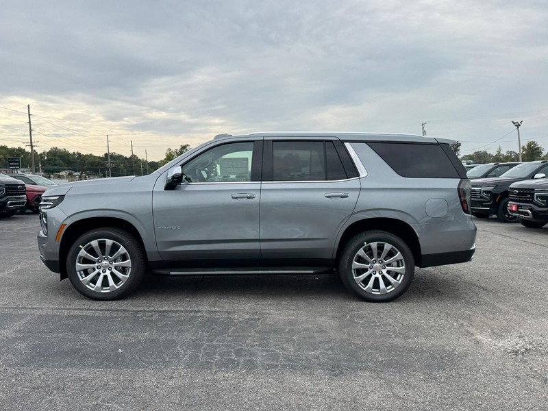 Chevrolet Tahoe Vehicle Full-screen Gallery Image 2