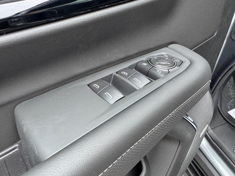 Chevrolet Tahoe Vehicle Full-screen Gallery Image 14