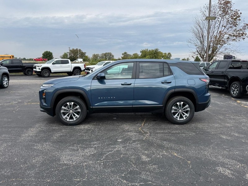 Chevrolet Equinox Vehicle Full-screen Gallery Image 2
