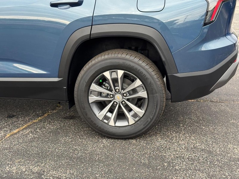 Chevrolet Equinox Vehicle Full-screen Gallery Image 4