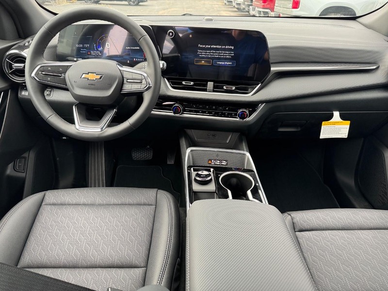 Chevrolet Equinox Vehicle Full-screen Gallery Image 6