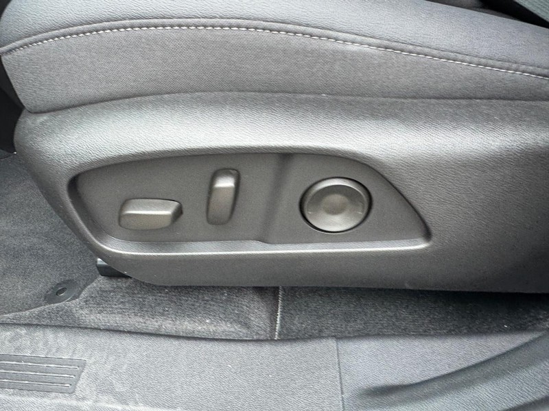 Chevrolet Equinox Vehicle Full-screen Gallery Image 10