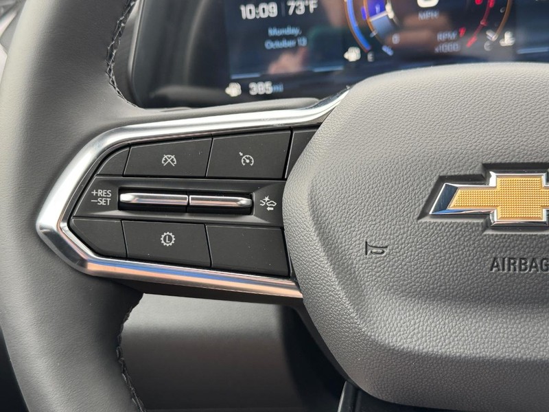 Chevrolet Equinox Vehicle Full-screen Gallery Image 13
