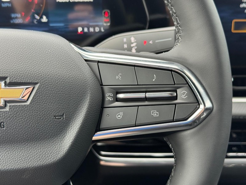 Chevrolet Equinox Vehicle Full-screen Gallery Image 14