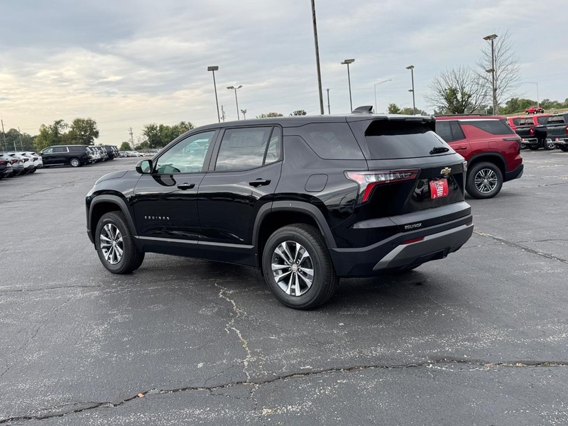 Chevrolet Equinox Vehicle Full-screen Gallery Image 3