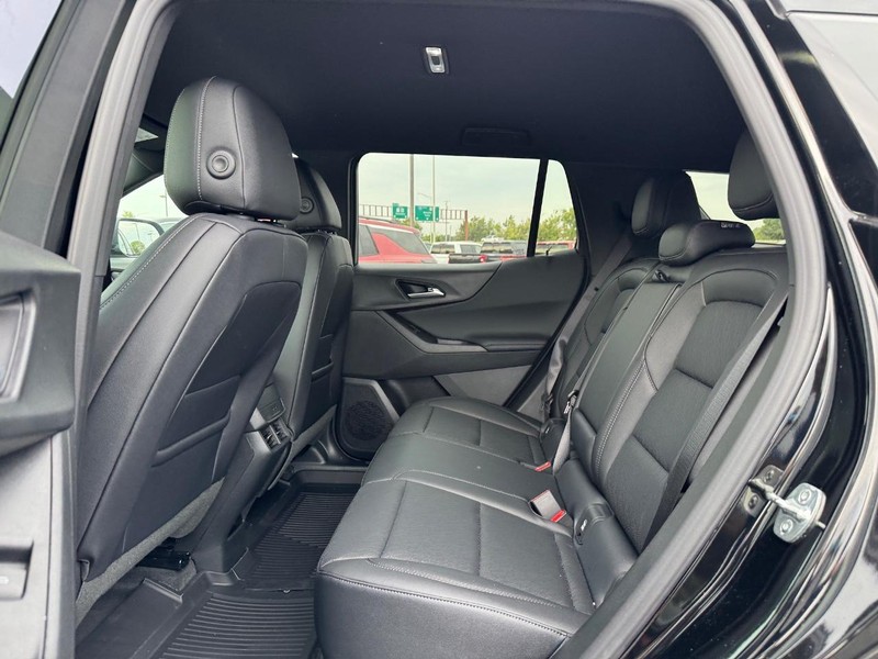 Chevrolet Equinox Vehicle Full-screen Gallery Image 5